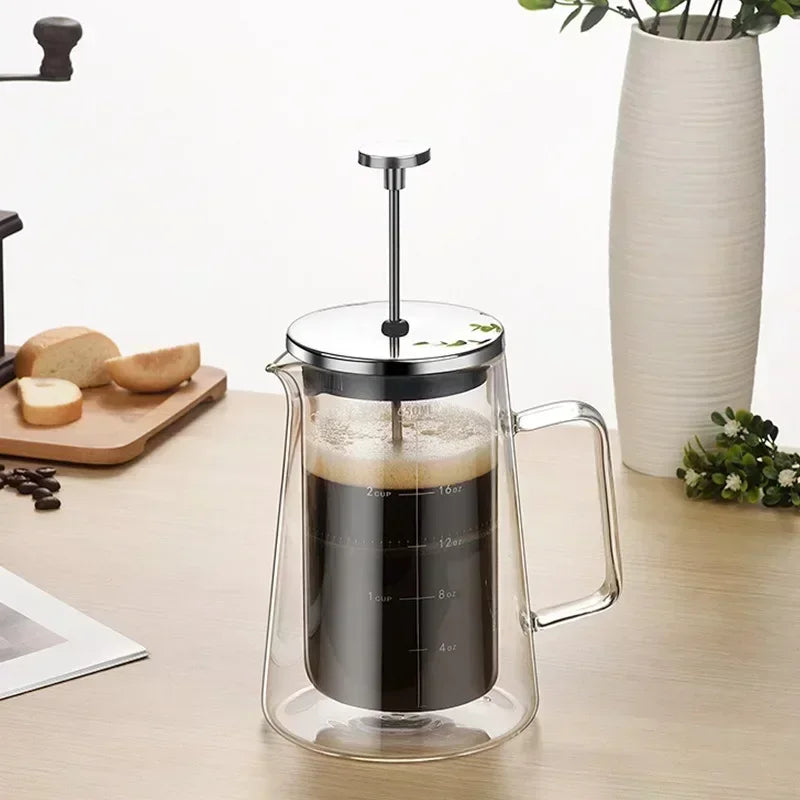 Cafetière à piston double paroi 650 ML avec du café